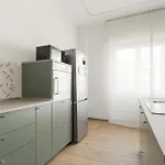 Guesthost - Stylish Forlanini M4 Apartman