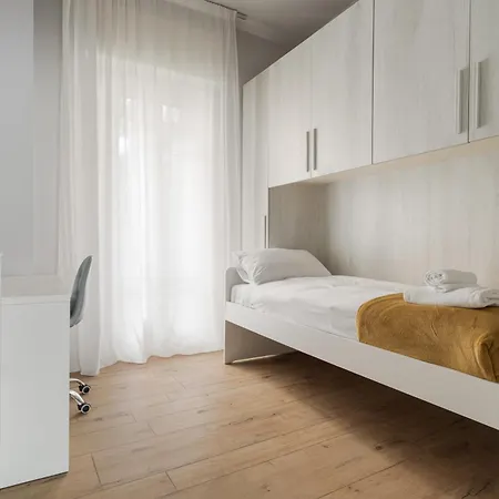 Guesthost - Stylish Forlanini M4 Apartmán *