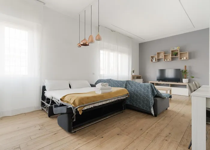 Guesthost - Stylish Forlanini M4 Apartmán